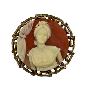 Vintage Round Gold Tone Lady Cameo Brooch